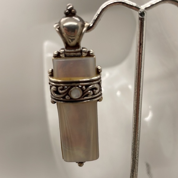 Magnificent Mother of Pearl Sterling Silver Pendant - Picture 5 of 7